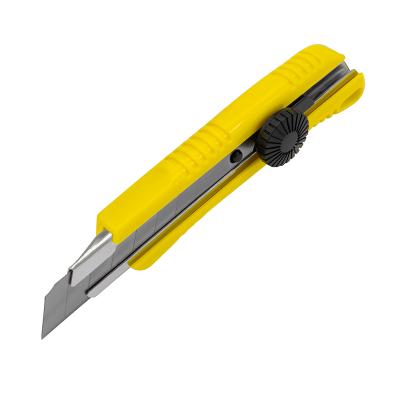 Kniv med 18 mm knivblad, skruelås og magasin med 2 ekstra knivblade